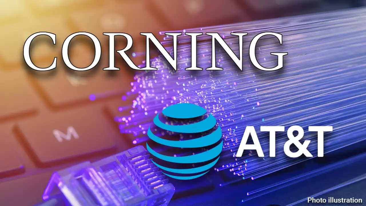 US manufacturing jobs return as AT&T, Corning launch Arizona plant