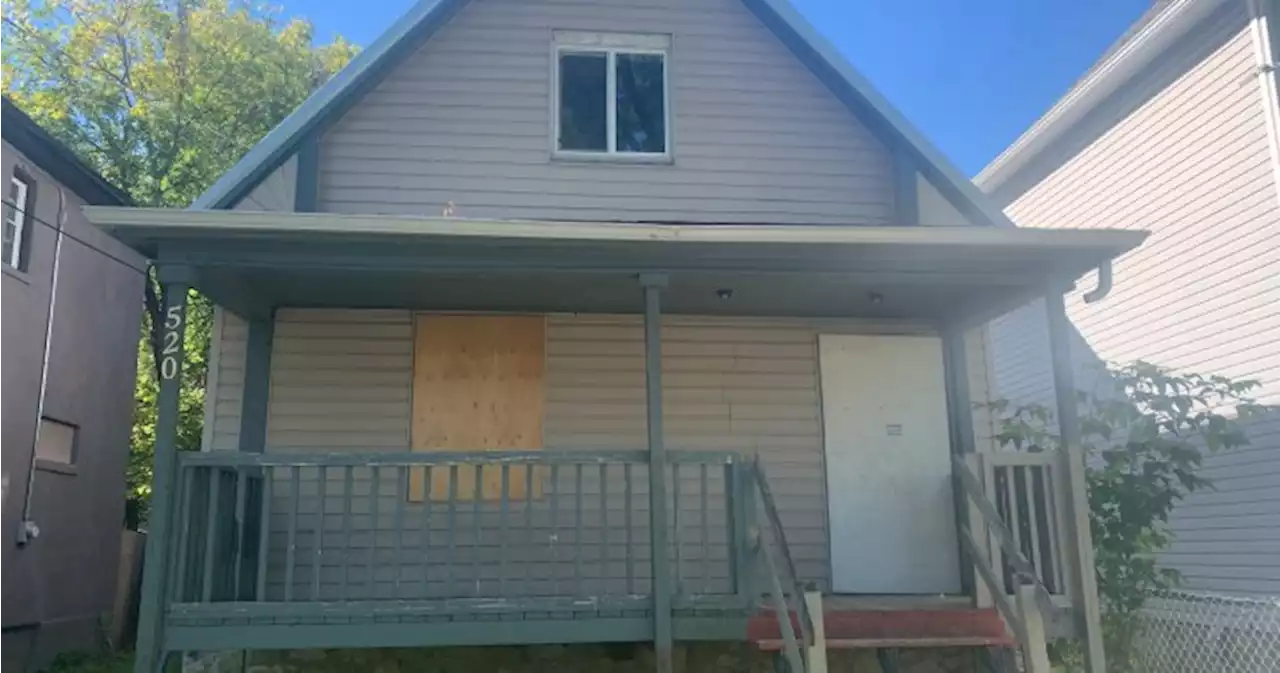 Habitat for Humanity helping turn around derelict buildings for Winnipeg families in need - Winnipeg | Globalnews.ca