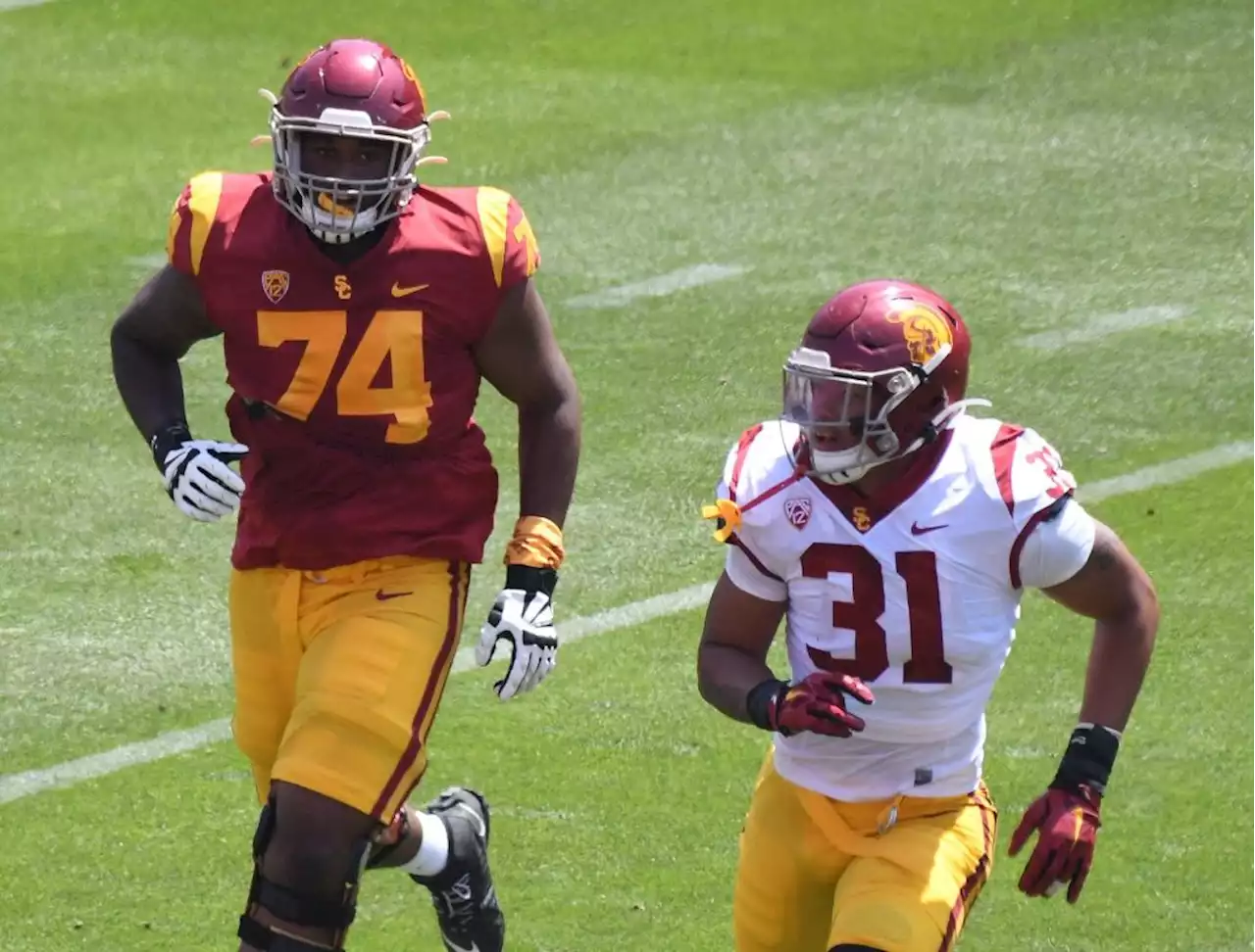 USC left tackle battle could carry over into season opener