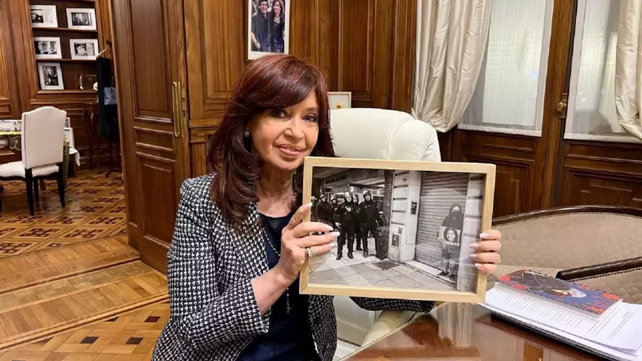 Cristina Kirchner destacó una de las fotos de la represión de la Policía de la Ciudad