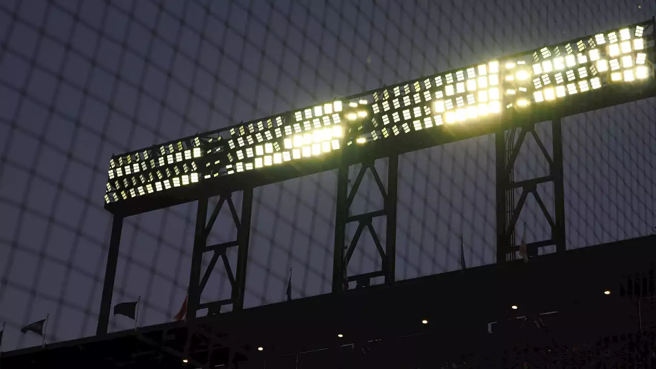 Giants-Padres Game Delayed by Malfunctioning Oracle Park Lights