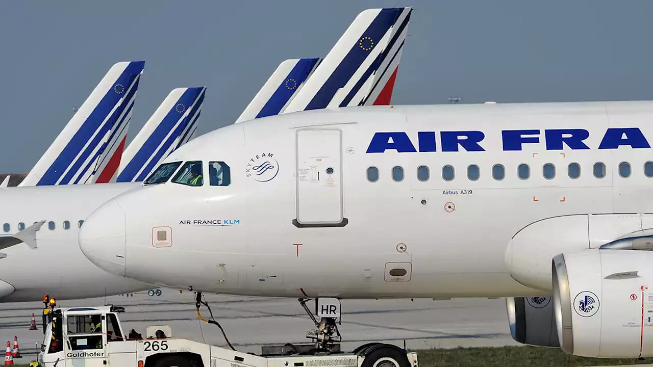 Two Air France Pilots Suspended After Fistfight in the Cockpit