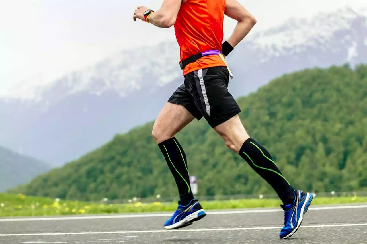 Compression socks may prevent nausea and loose bowels during marathons