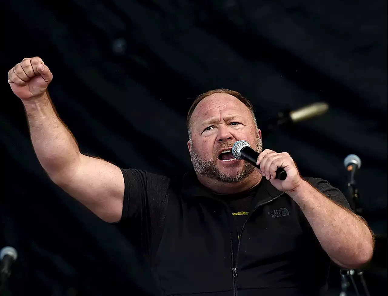 Alex Jones says left will stage 'mass shootings' ahead of midterms