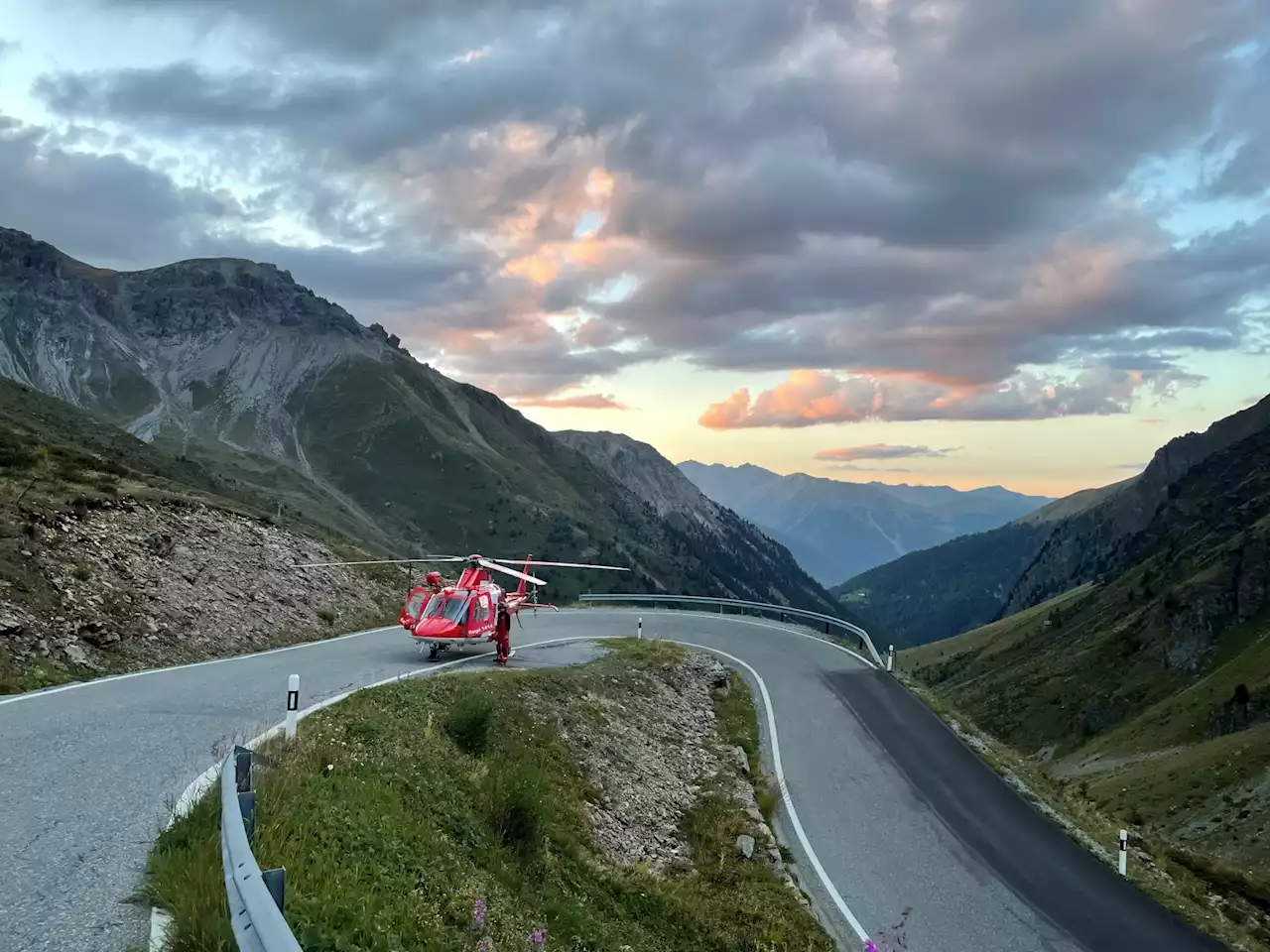 Sta. Maria Val Müstair GR: Motorradfahrer (19) bei Sturz verletzt – ins Spital geflogen