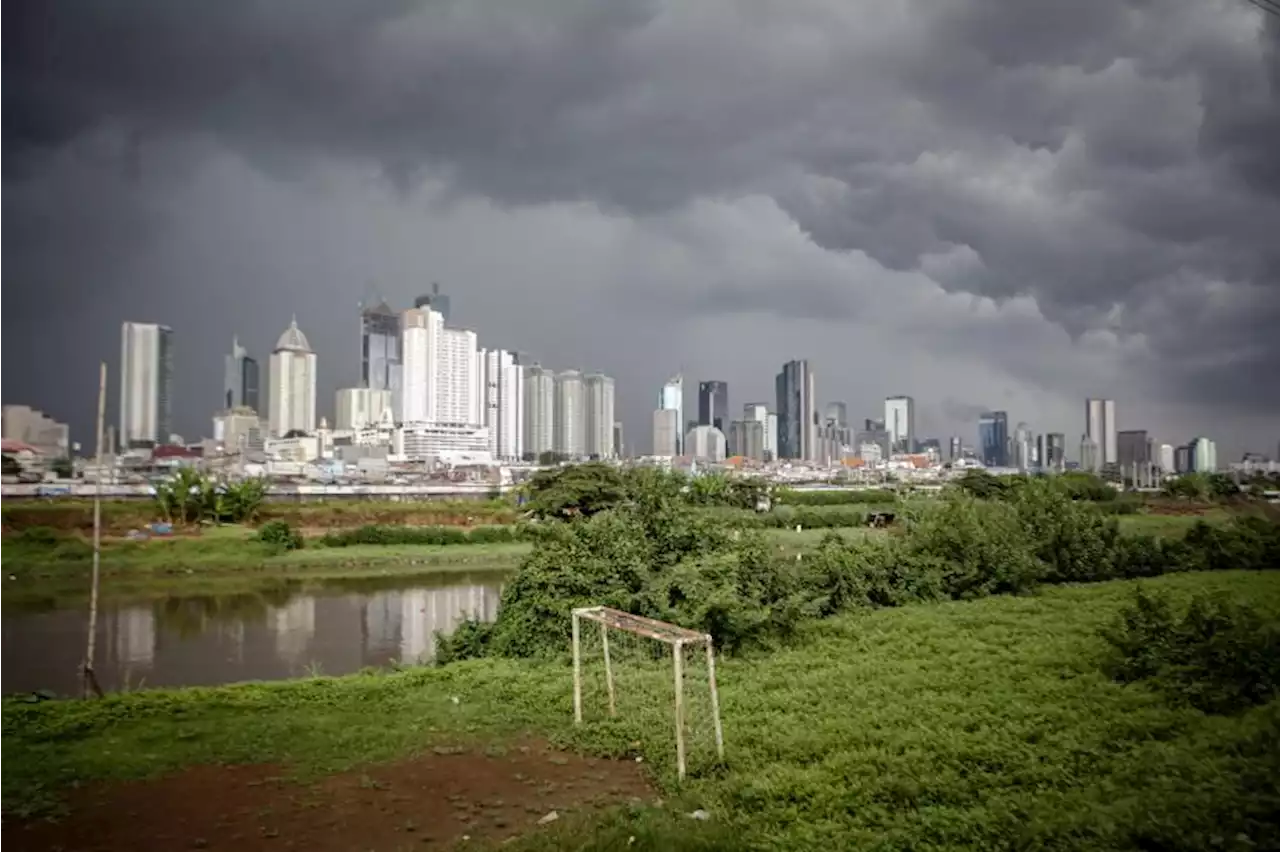 Prakiraan Cuaca: Jakarta akan Diguyur Hujan Ringan di Malam Hari |Republika Online