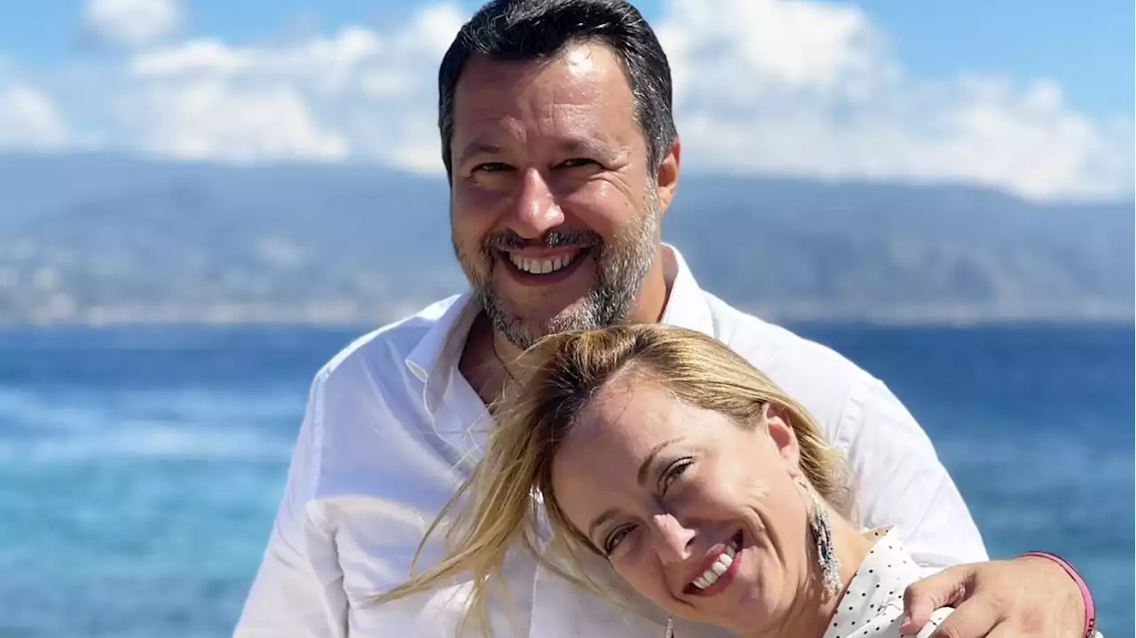 L'abbraccio tra Giorgia Meloni e Matteo Salvini: sono davvero così uniti?