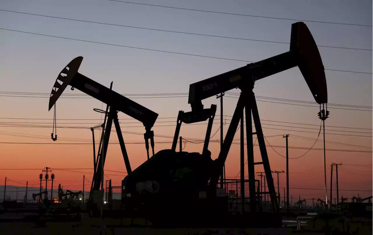 Oil prices continue to slide on recession fears