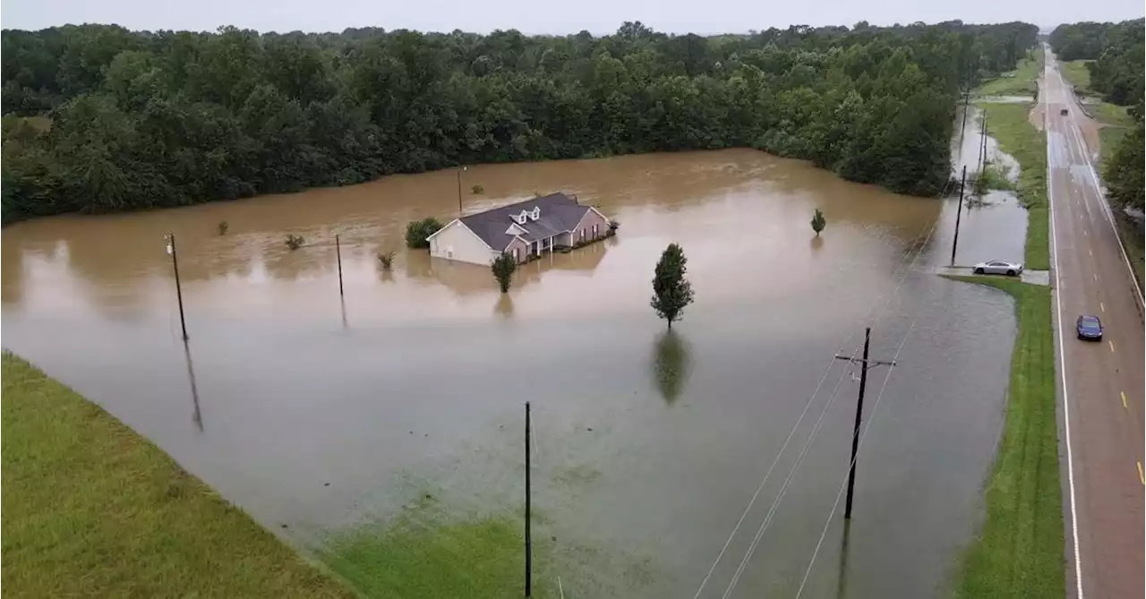 'A total crisis': Life in Mississippi's capital disrupted by water loss