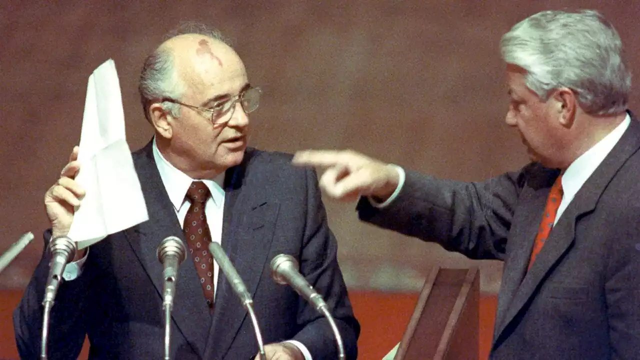 Mikhail Gorbachev &#8216;one of the largest and most influential figures&#8217;