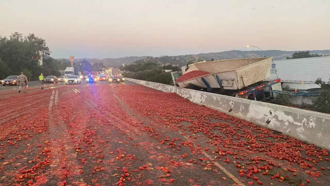 'It's like ice': Nearly 300,000 tomatoes spill onto California highway, causing chain of crashes