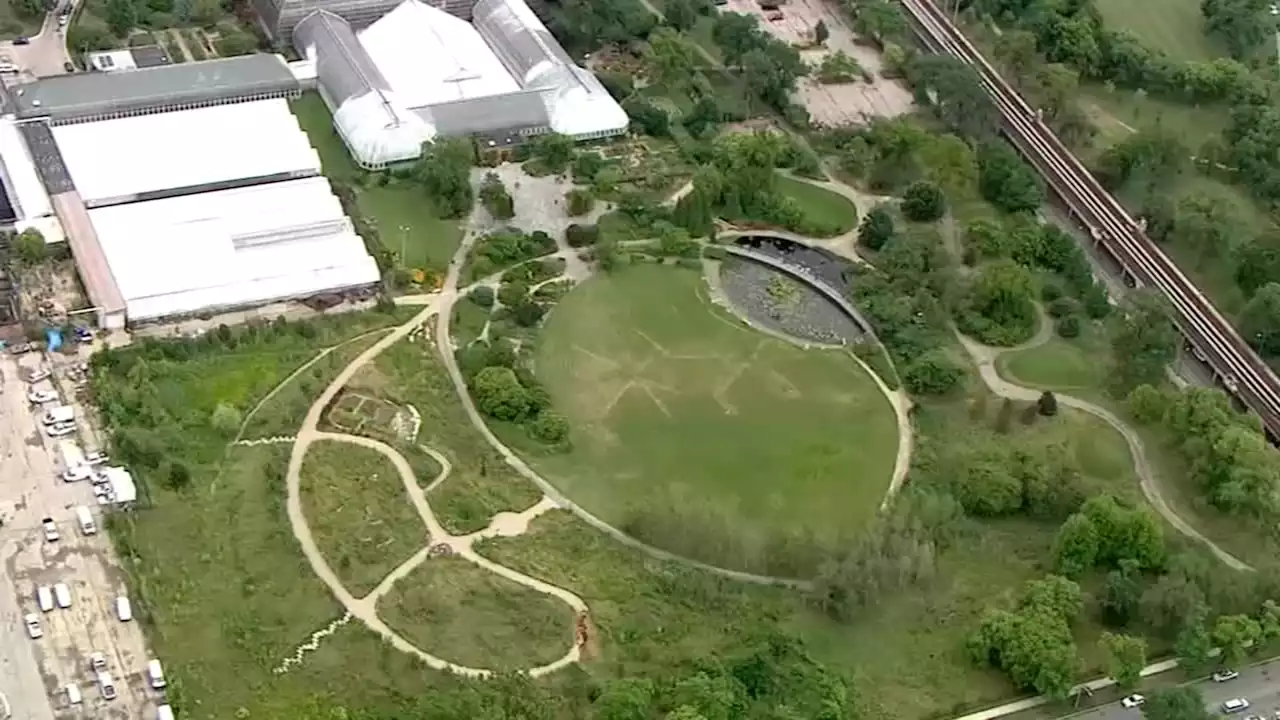 Girl, 13, critically injured by lightning strike while at Garfield Park near conservatory: CFD