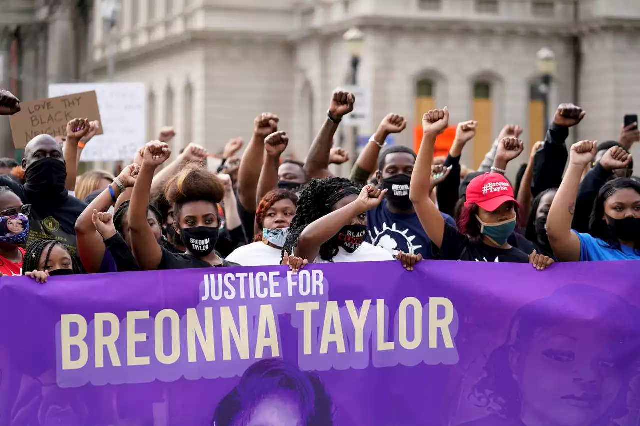 Feds charge 4 police officers in fatal Breonna Taylor raid