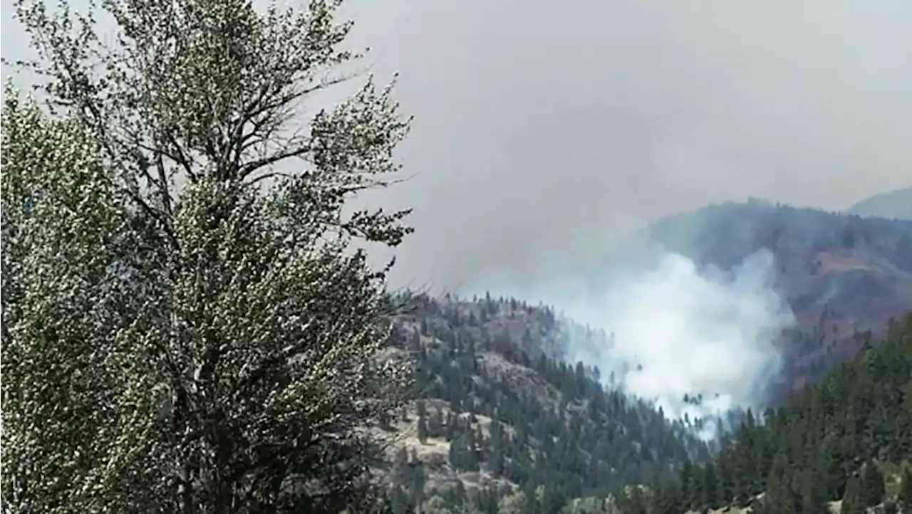 Smoke from BC wildfires rolls in to Calgary