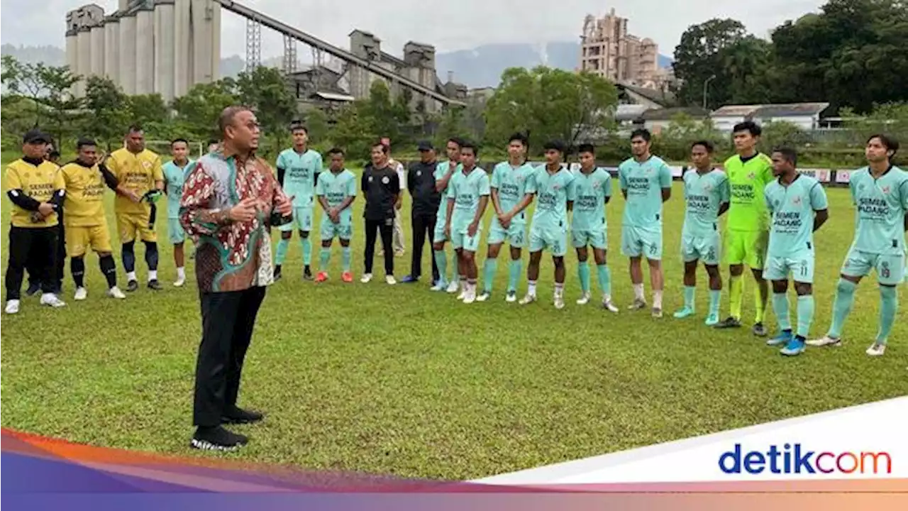 Andre Rosiade Bantu Galang Sponsorship Semen Padang FC Rp 14,3 M