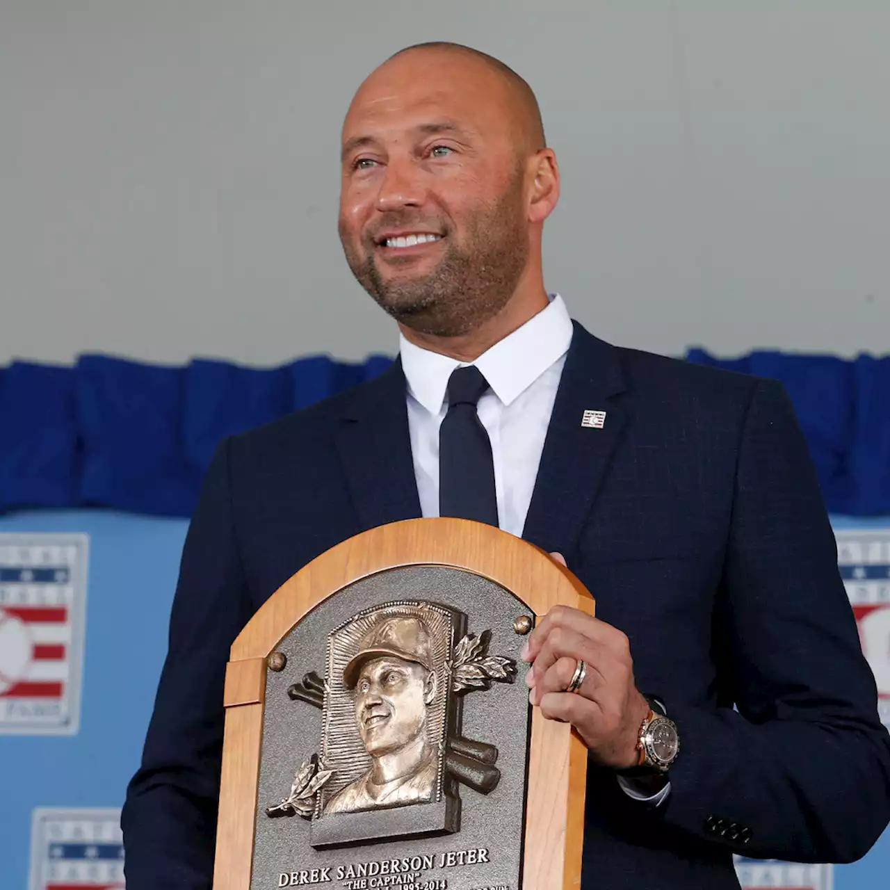 Derek Jeter Proves He's the Ultimate Girl Dad in Sweet Photo With His Daughters - E! Online