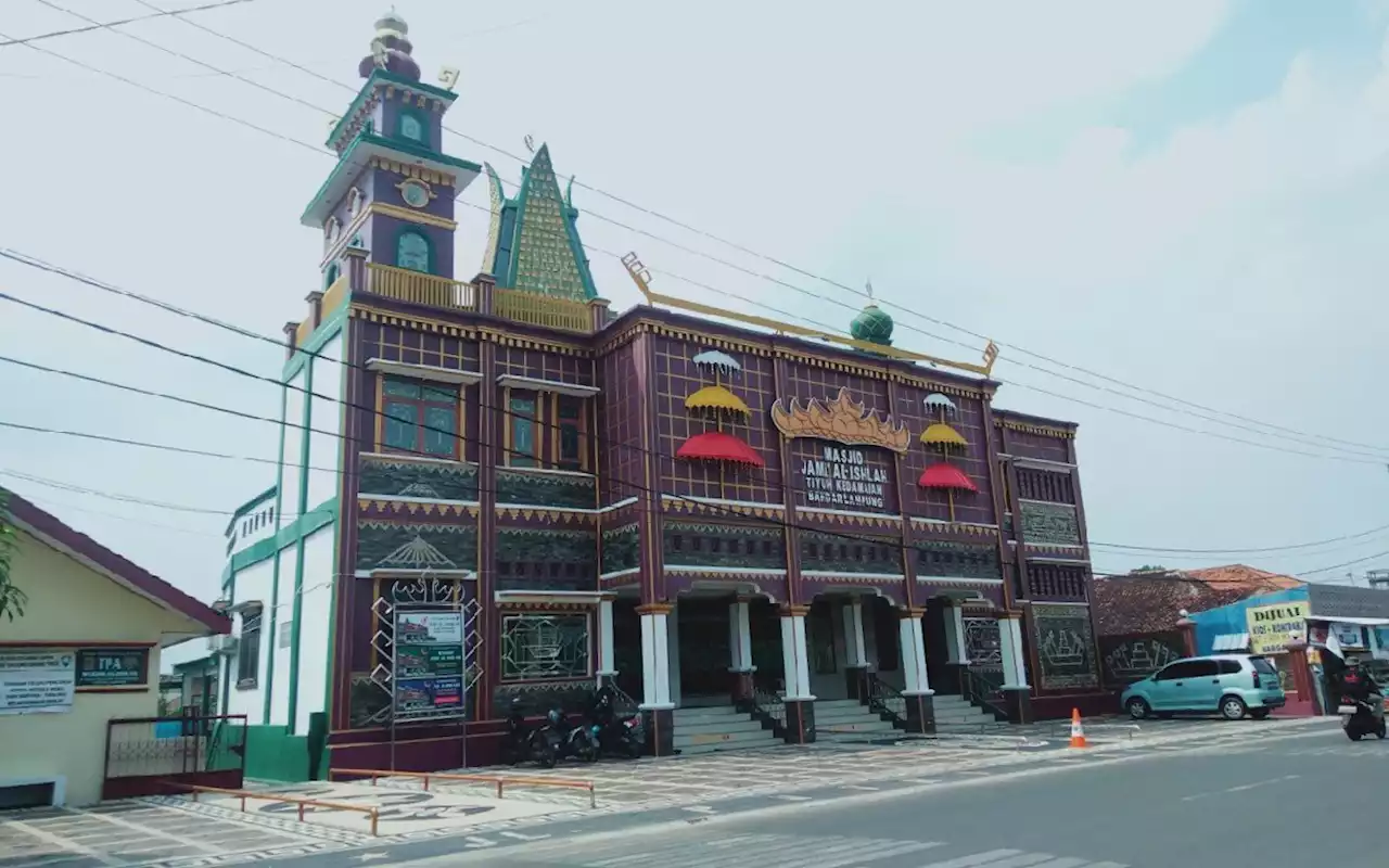 Masjid Jami' Al Ishlah Tiyuh Bandar Lampung Bisa Menjadi Salah Satu Tempat Wisata Rohani