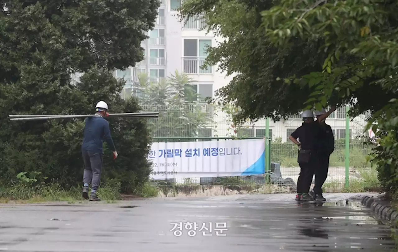 학교도 병원도 바다도, 쉽게 누릴 수 없는 이들이 있다…‘장애인 공간’ 수난사