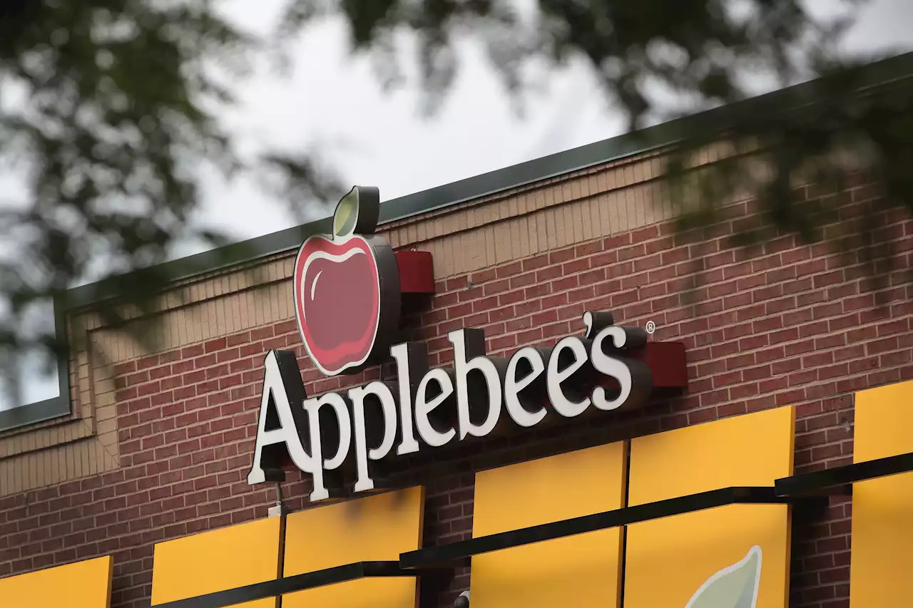 ‘Taste My Face:' Applebee's Releases Wing-Flavored Lip Gloss