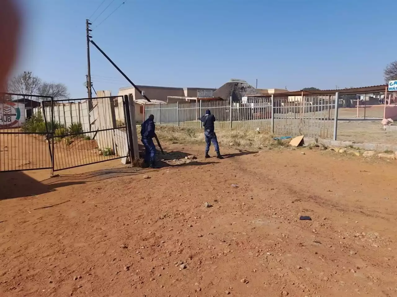 LIVE | Police fire rubber bullets as West Rand residents protest against illegal mining | News24