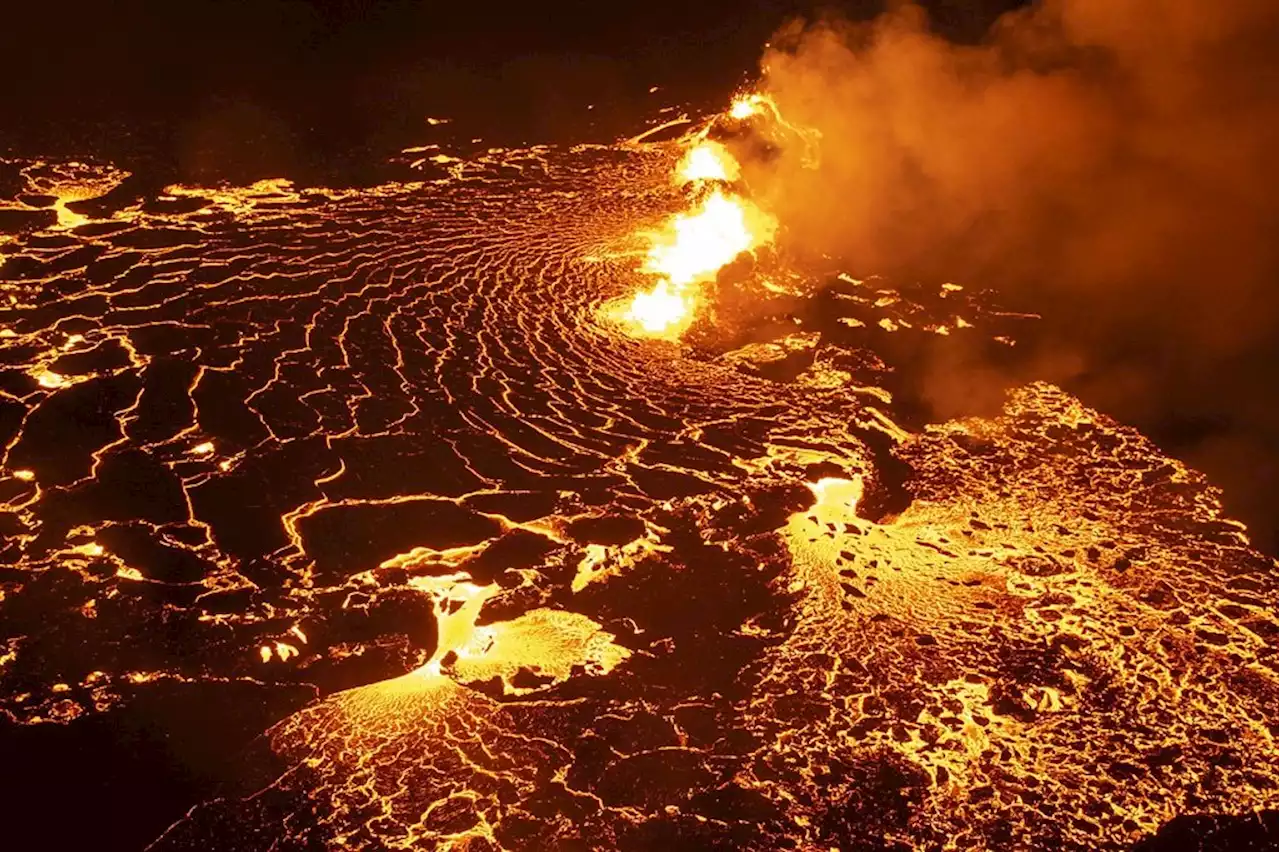 WATCH | Over 1800 spectators flock to erupting Iceland volcano | News24