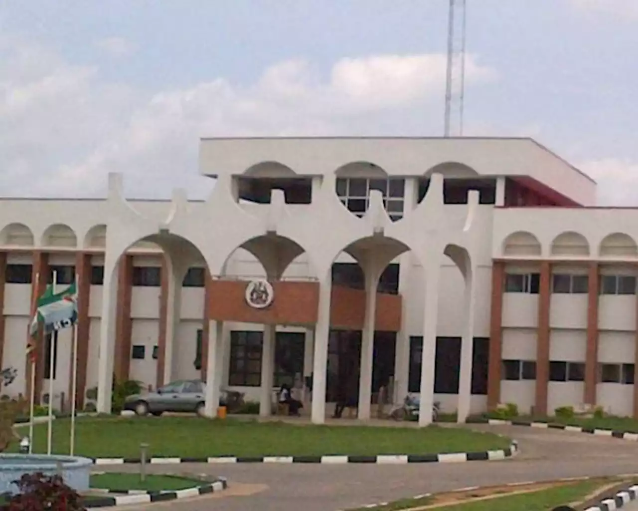 Lawyer sues Osun assembly, governor, others over attempt to tamper with OSIEC law
