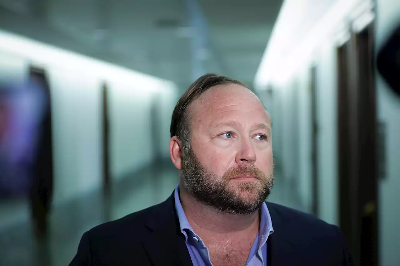 Sandy Hook Lawyer Says He's Ready to Give Alex Jones' Texts to Law Enforcement