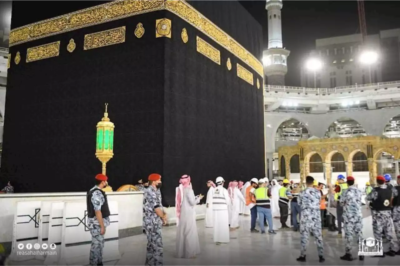 WATCH: Ka'ba barriers in Makkah removed as Umrah season begins | The Citizen