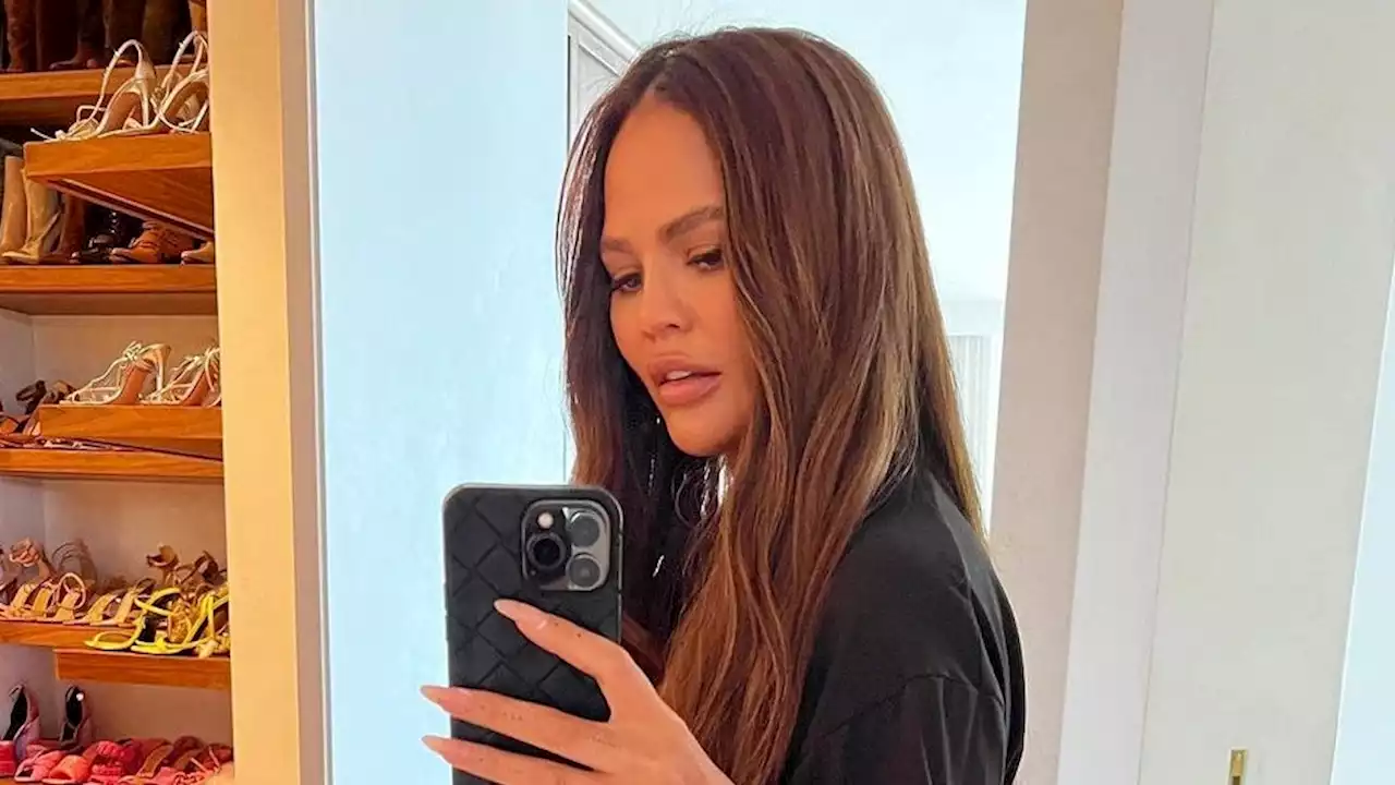 Chrissy Teigen Announces She’s Pregnant