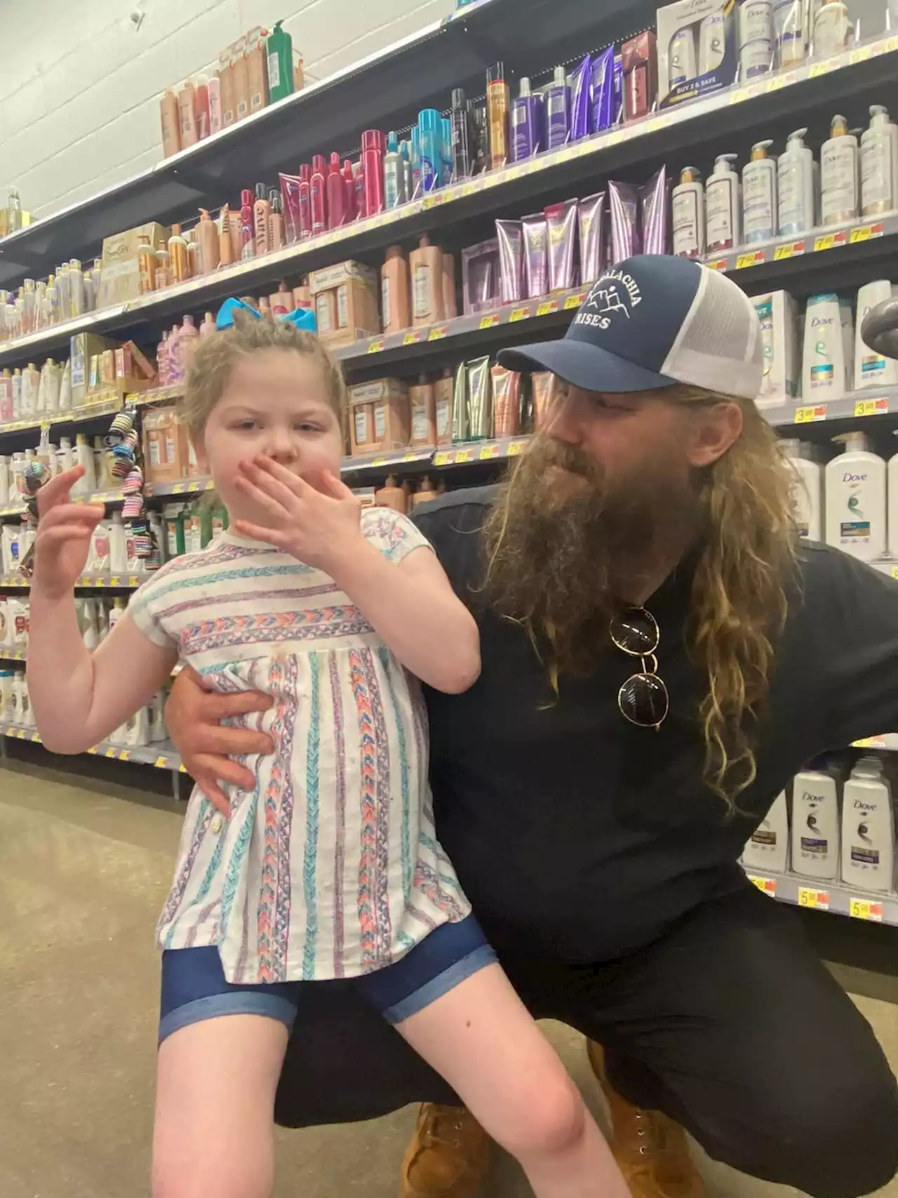 Chris Stapleton shares special moment with 6-year-old superfan while shopping at Walmart