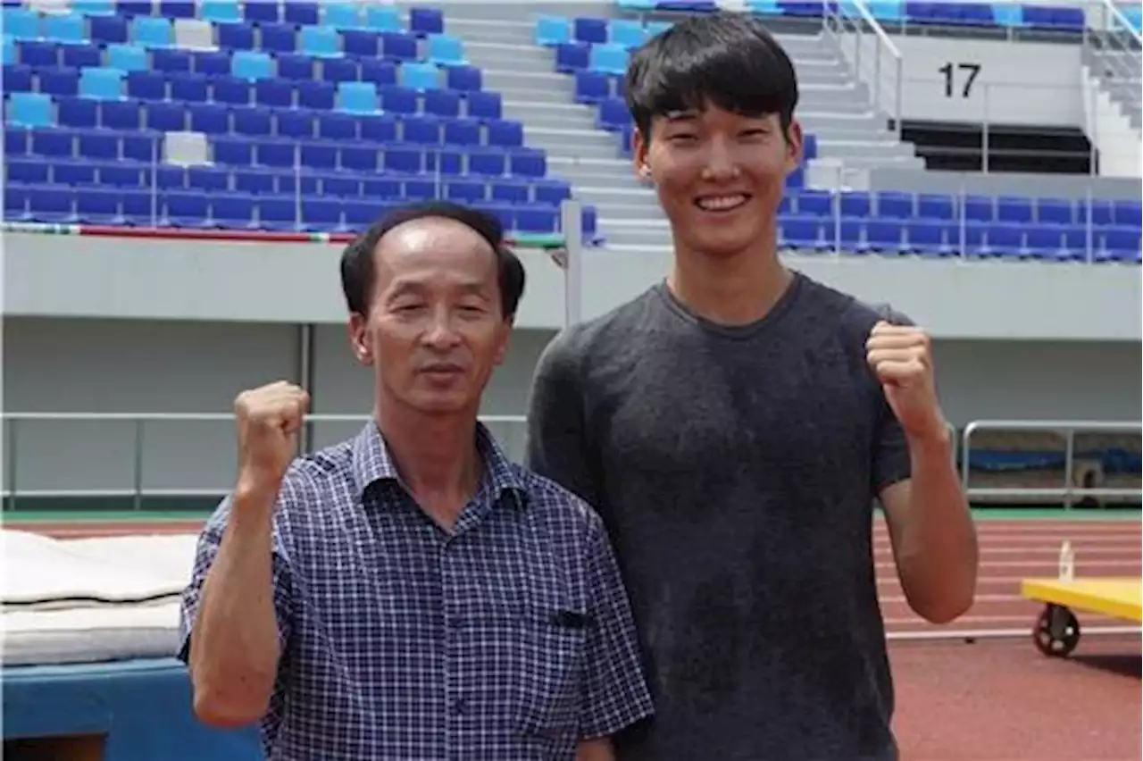 우상혁을 높이뛰기로 이끈 윤종형 코치 '파리올림픽 金 예감' | 연합뉴스