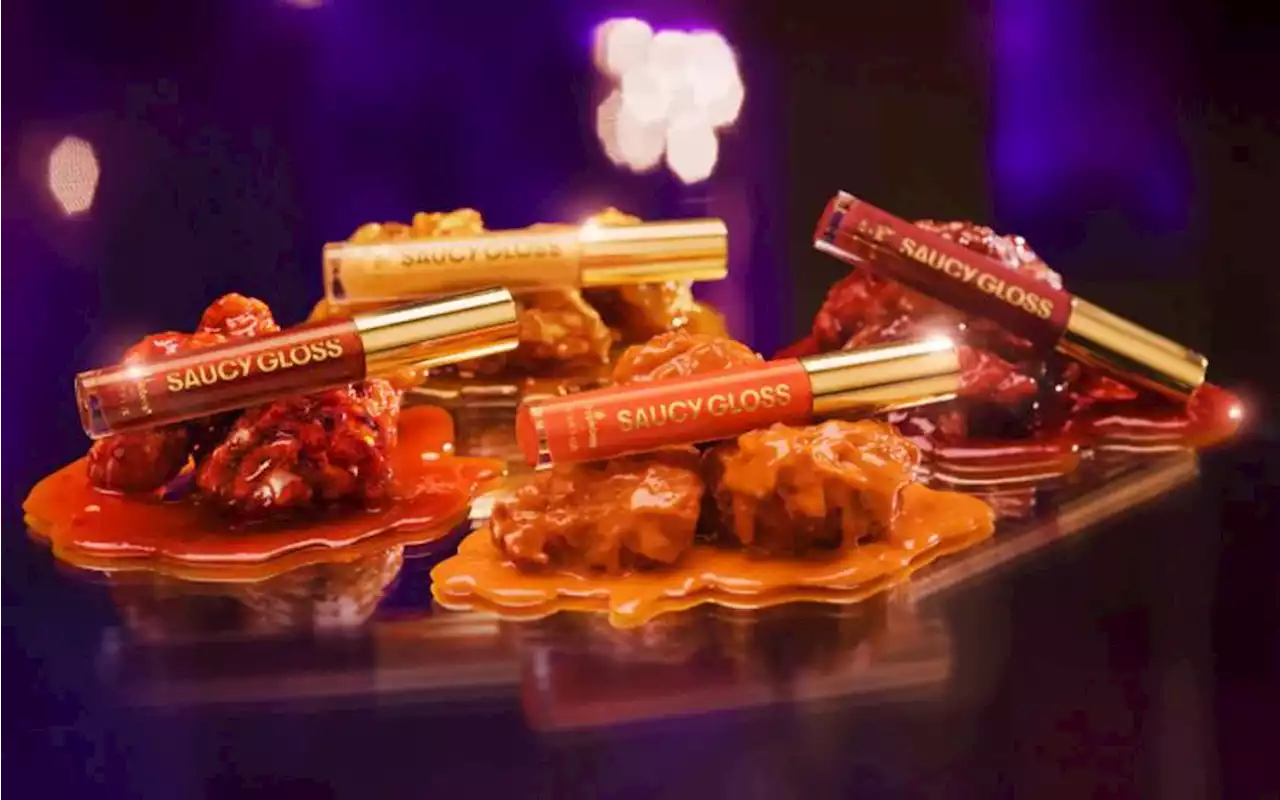 Applebee’s is selling lip glosses that taste like its wing sauces