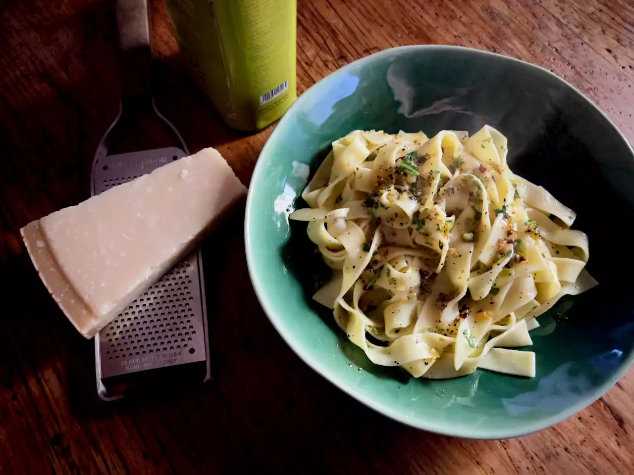 GOLDEN PASTA: What’s cooking today: Tagliatelle aglio e olio e peperoncino