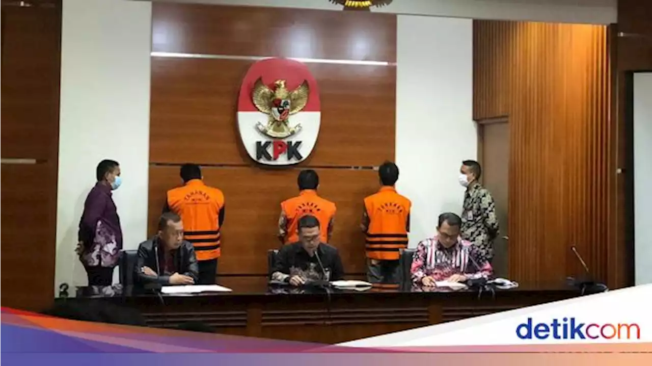 KPK Tahan 3 Tersangka Kasus Korupsi Restitusi Pajak Tol Solo-Kertosono