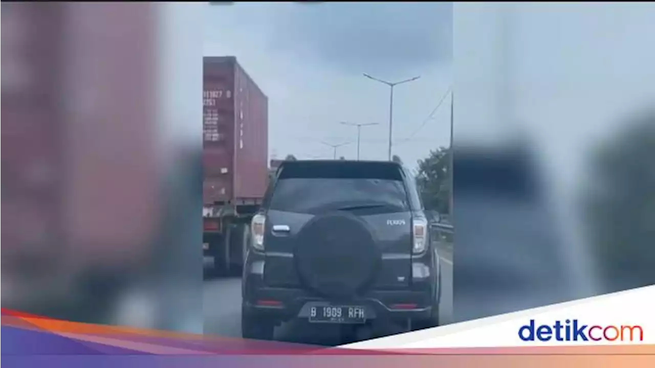 Mobil Pelat 'RF' yang Dicegat di Tol Pancoran Juga Tabrak Mobil Dinas TNI