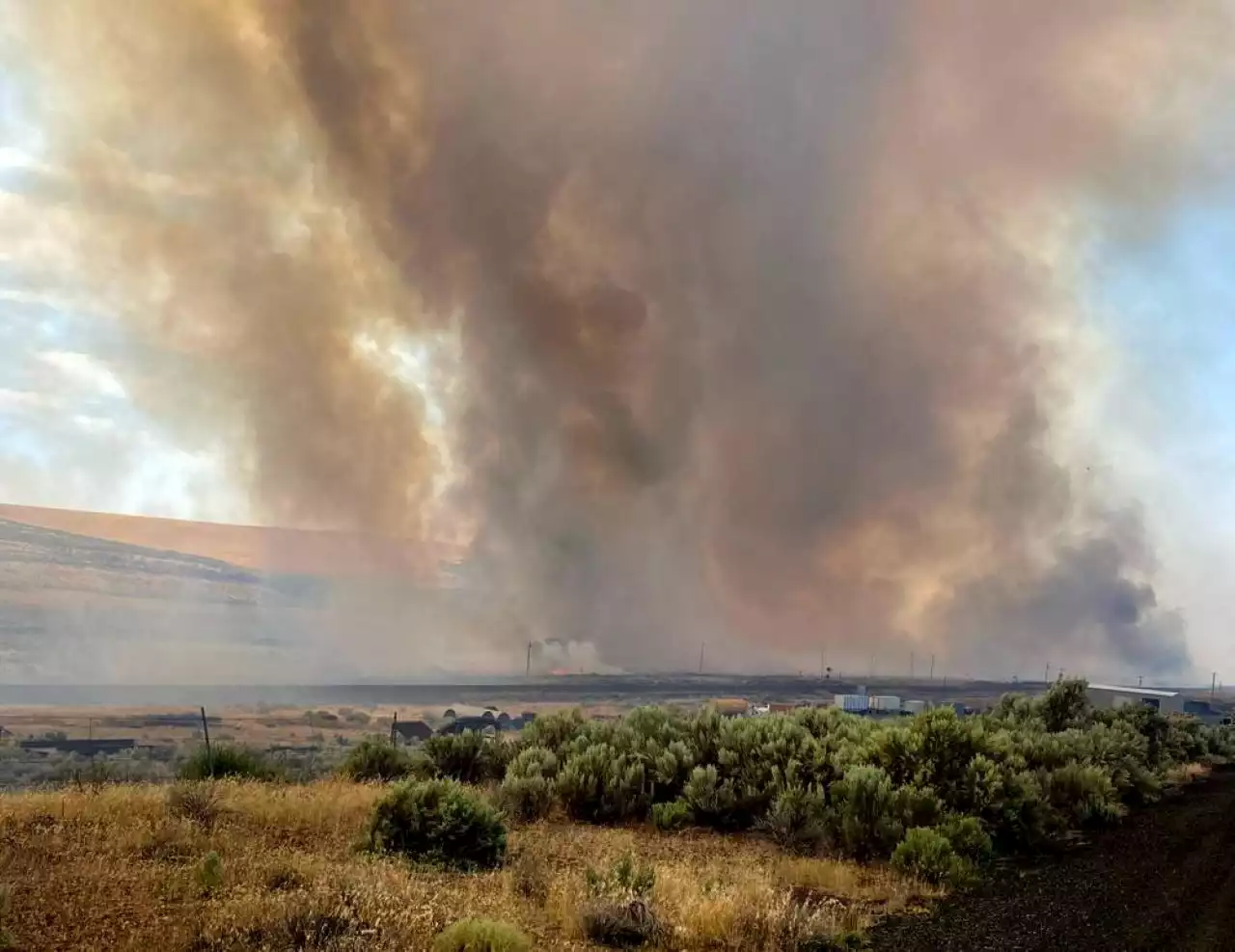 Washington town evacuates due to growing wildfire