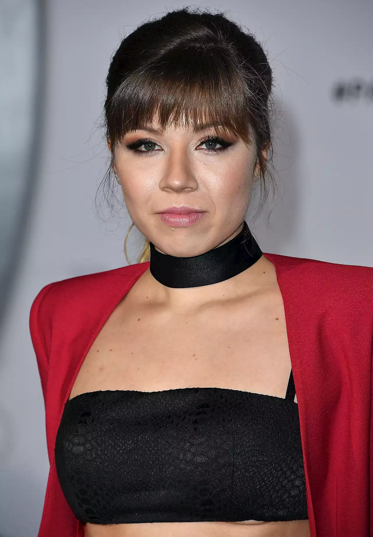 Jennette McCurdy Says She Was Photographed In Bikini, Given Alcohol As Child Actor