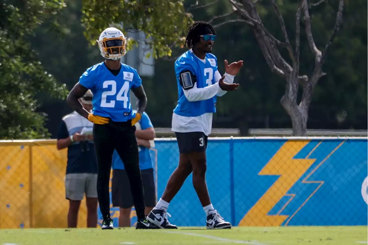 Derwin James’ ‘hold-in’ at 8 days while awaiting Chargers contract extension