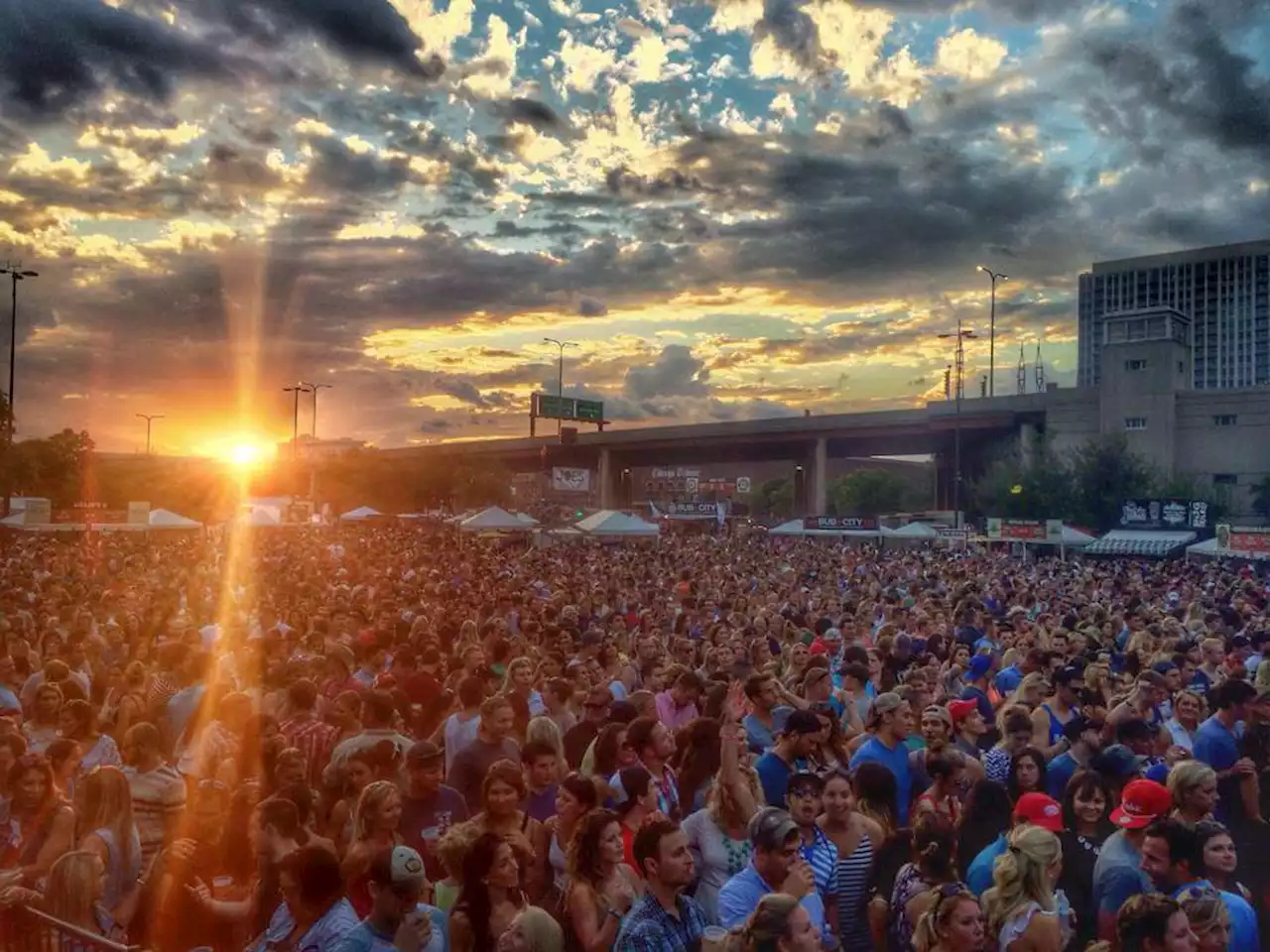 Sam Hunt, Miranda Lambert and More to Headline Windy City Smokeout This Weekend