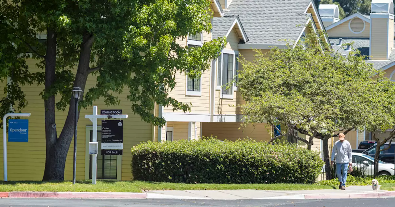 U.S. mortgage rates drop below 5% for the first time in 4 months