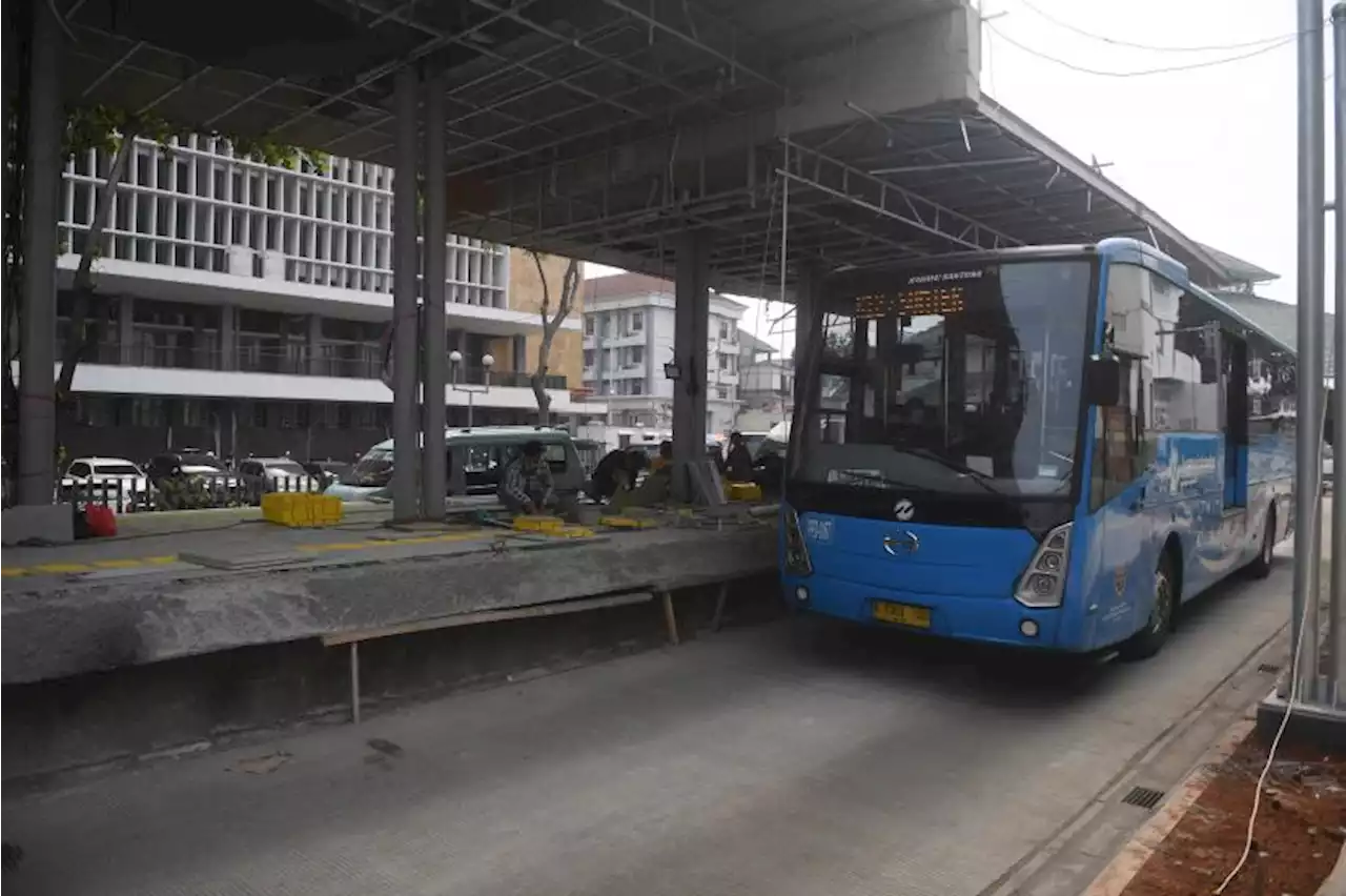 Pemotor Tewas Ditabrak Bus Transjakarta di Otista |Republika Online