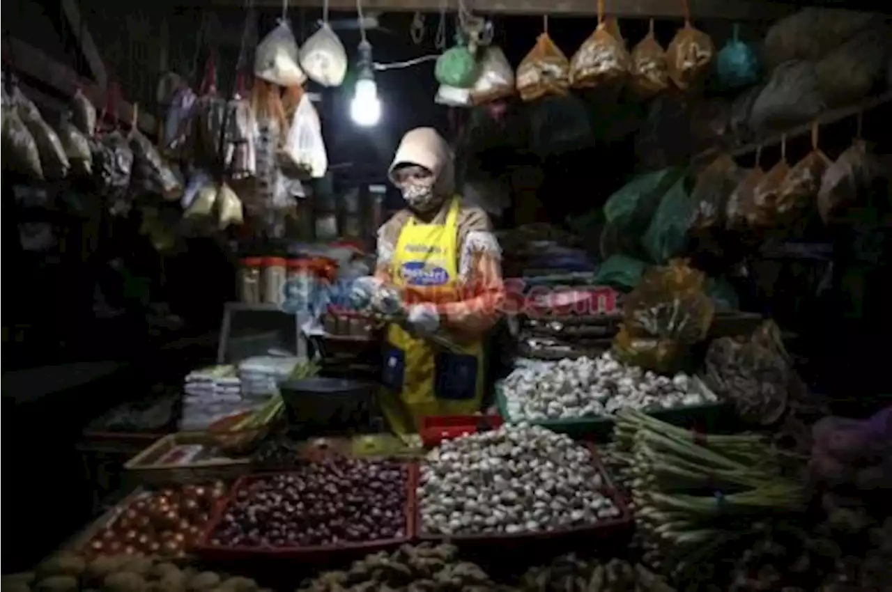 Pedagang Pasar Kena Imbas Kenaikan Harga Kebutuhan Pokok