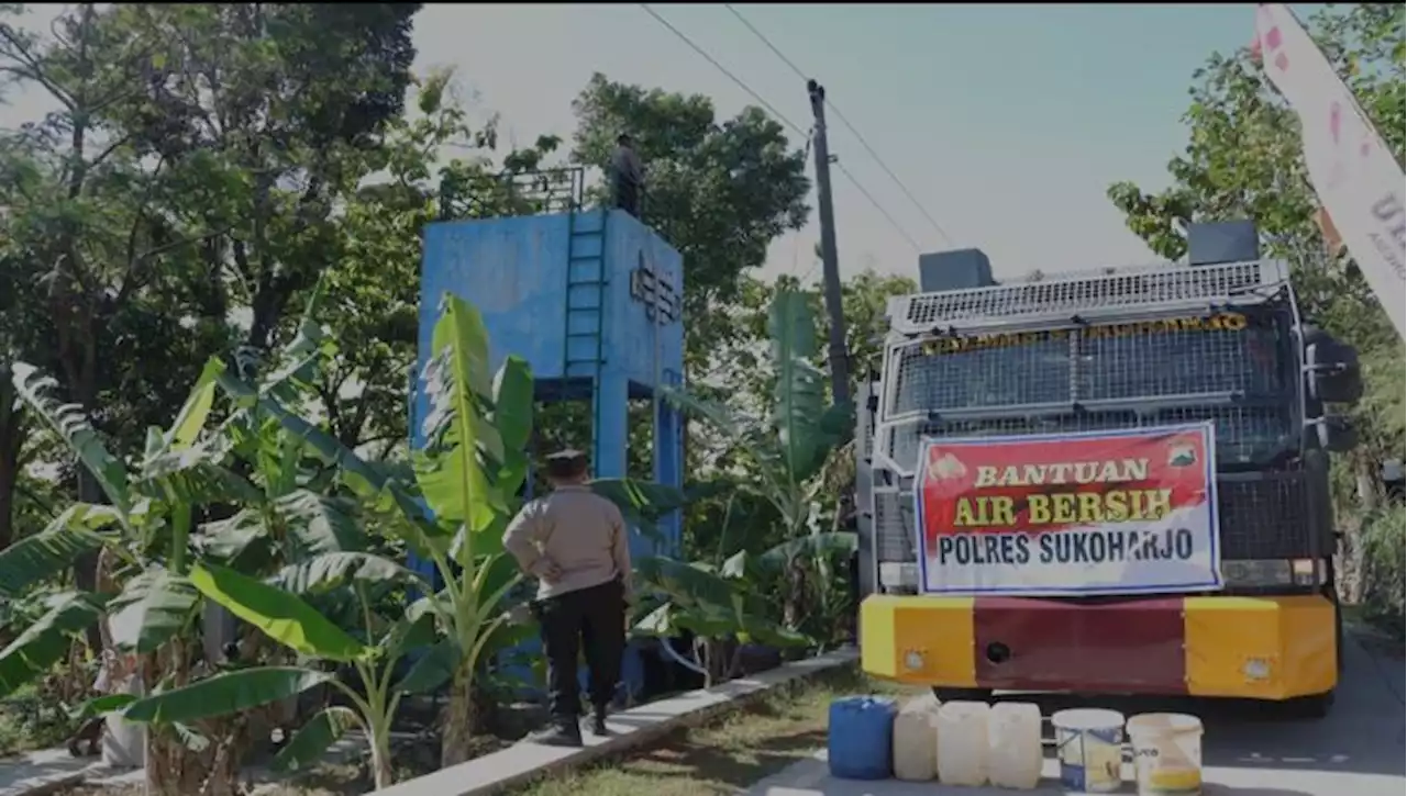 Bantu Air Bersih di Bulu, Polres Sukoharjo Gunakan Mobil Water Canon