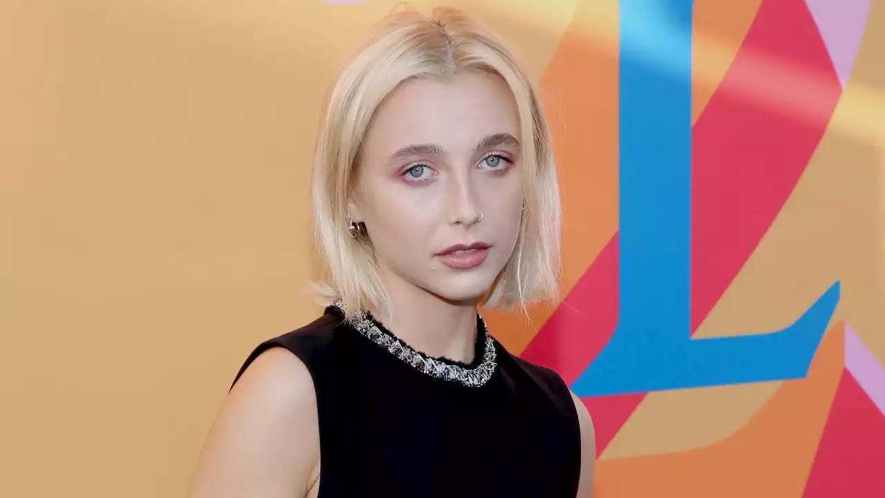 Emma Chamberlain Wore a '60s-Inspired Little Black Dress