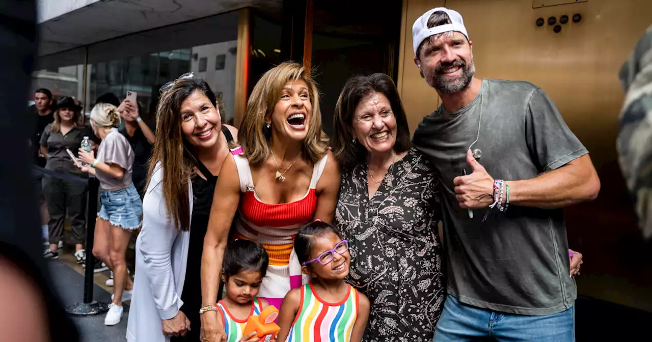 Hoda and Savannah rock out with Hoda’s daughters at Walker Hayes concert