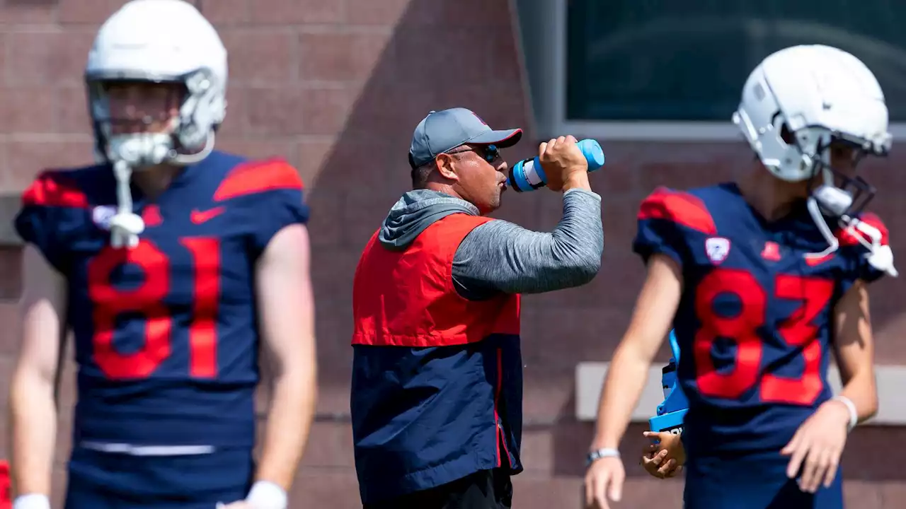 Led by ‘big bro’ Jerry Roberts, young Arizona LB corps looks to establish itself