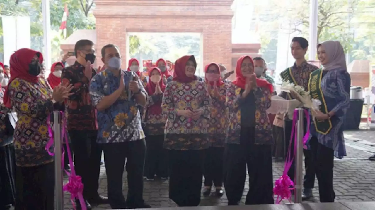 Dharma Wanita Persatuan Disparbud Jabar Gelar Bazar UMKM