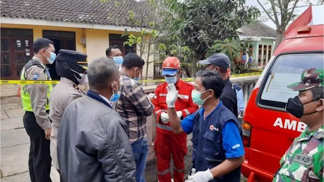 Polisi Temukan Mayat dan Kerangka Membusuk di Sebuah Rumah