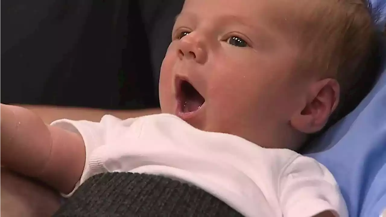 Lifeguard, 18, helps couple deliver baby at YMCA pool