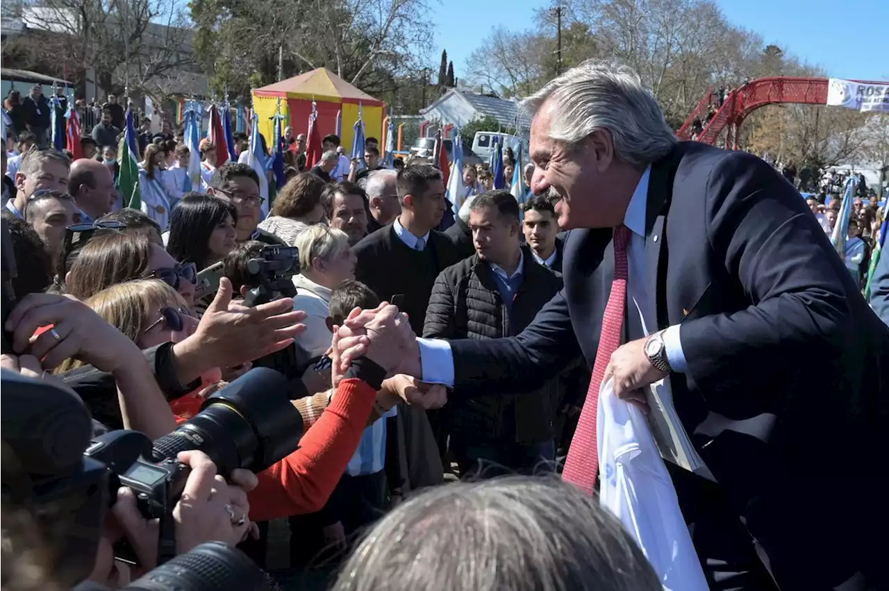 Multitudinario festejo por la vuelta del tren de pasajeros a Cañada de Gómez tras 45 años